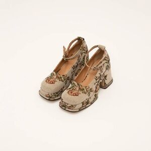 Brand new peche tezza mary janes floral platforms
